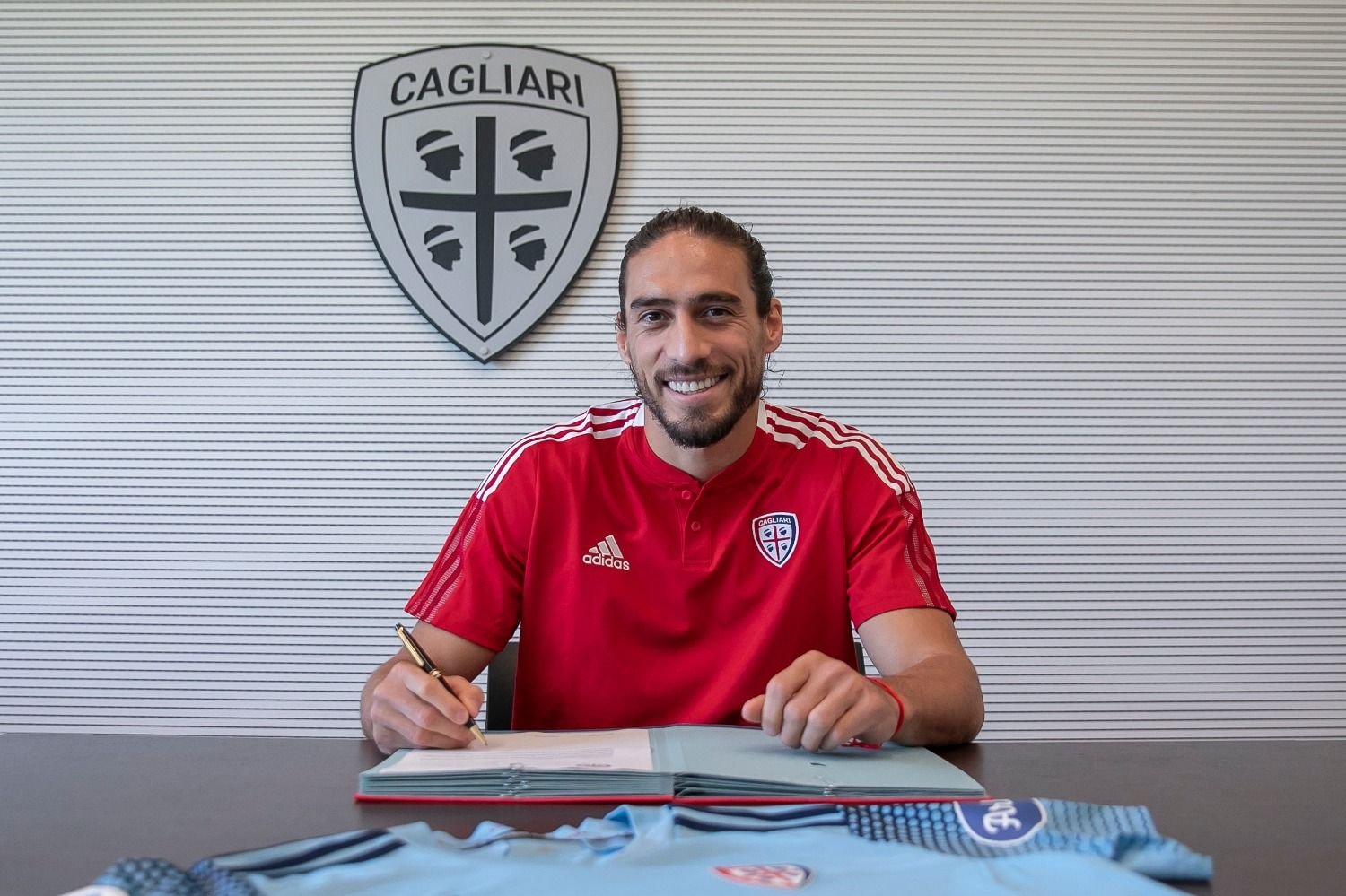 Photo of Martín Cáceres es nuevo jugador del Cagliari